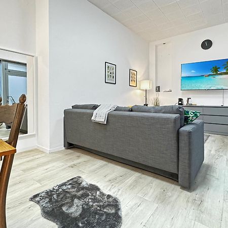 2 Zimmer Apartment Fuer 6 P, 15 Min Zum Flughafen Esslingen am Neckar Екстер'єр фото