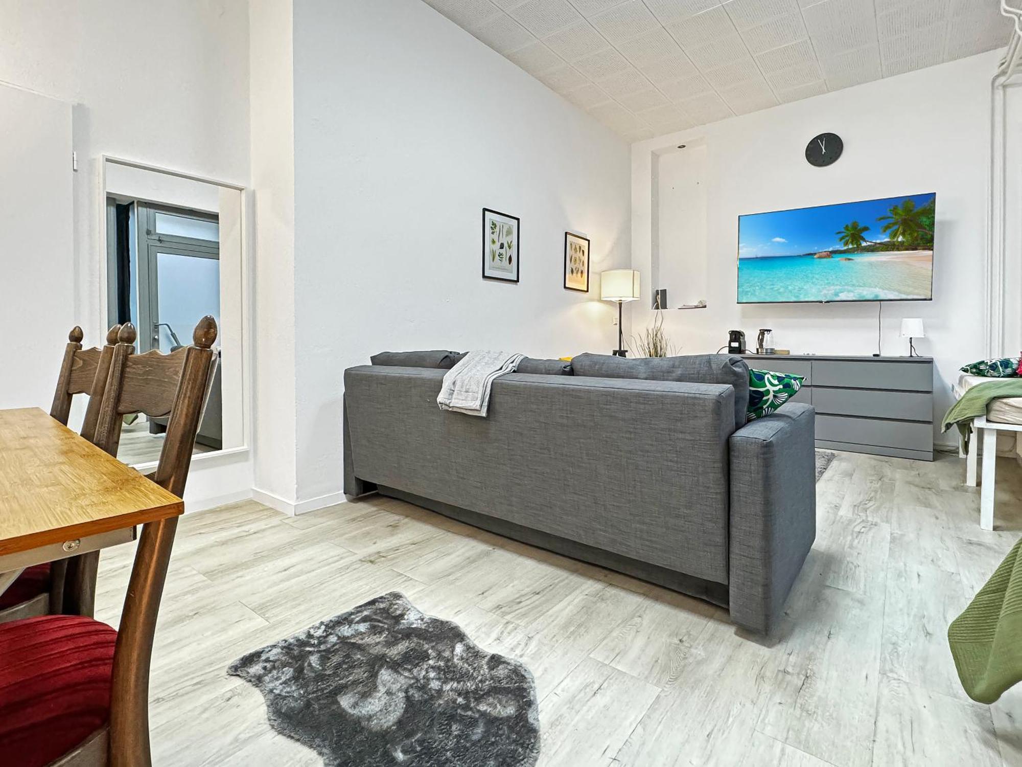 2 Zimmer Apartment Fuer 6 P, 15 Min Zum Flughafen Esslingen am Neckar Екстер'єр фото