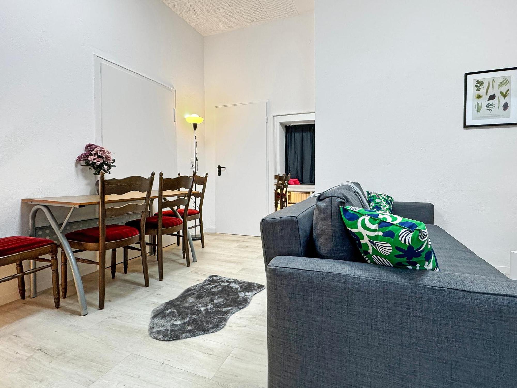 2 Zimmer Apartment Fuer 6 P, 15 Min Zum Flughafen Esslingen am Neckar Екстер'єр фото